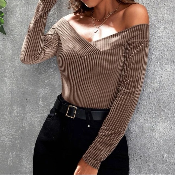 Sexy black ribbed fitted top - Picture 12 of 14